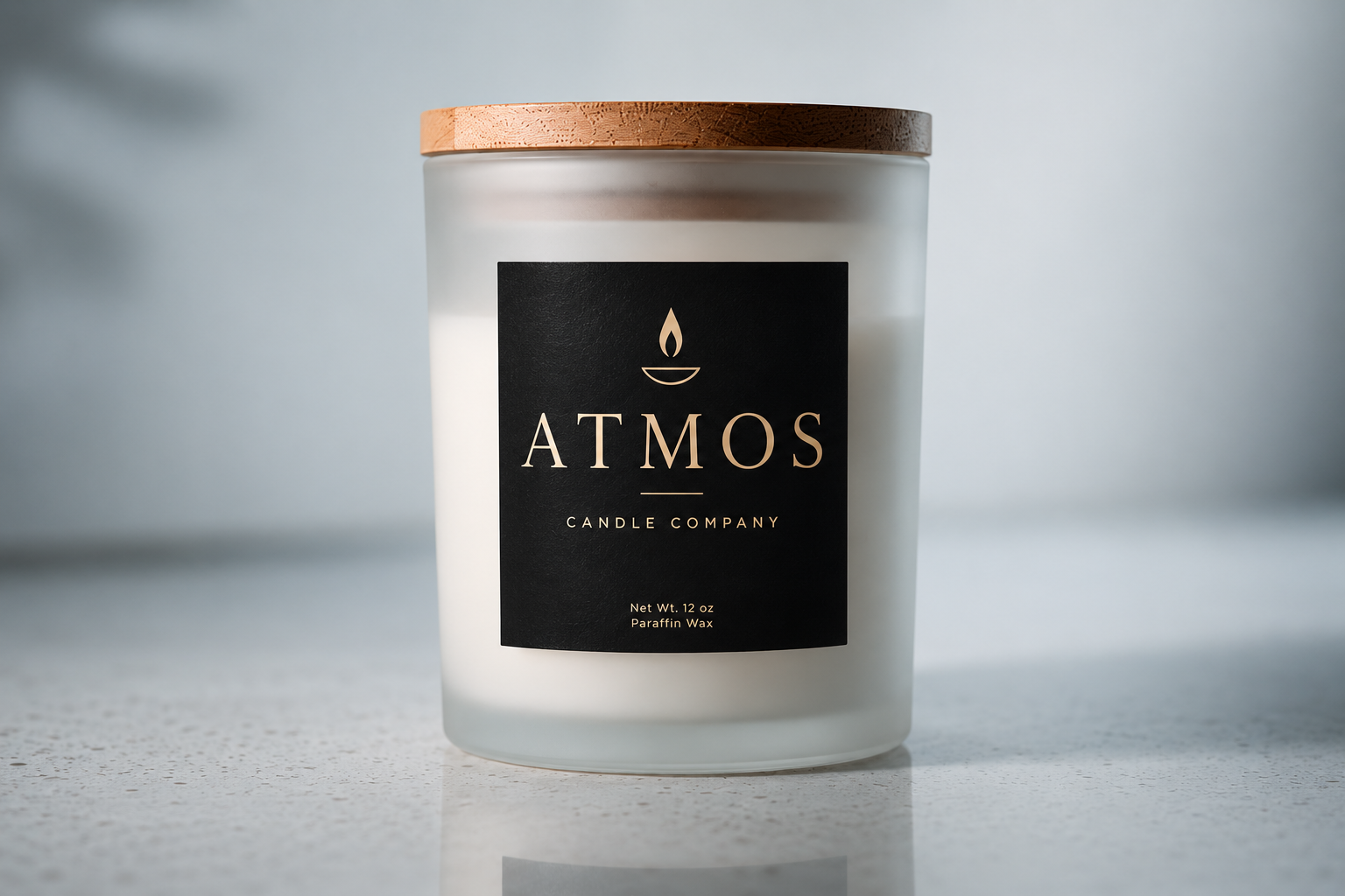 ATMOS luxury candle with natural wood lid